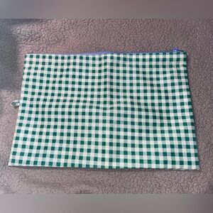 BAGGU LARGE GO POUCH CHECKERED